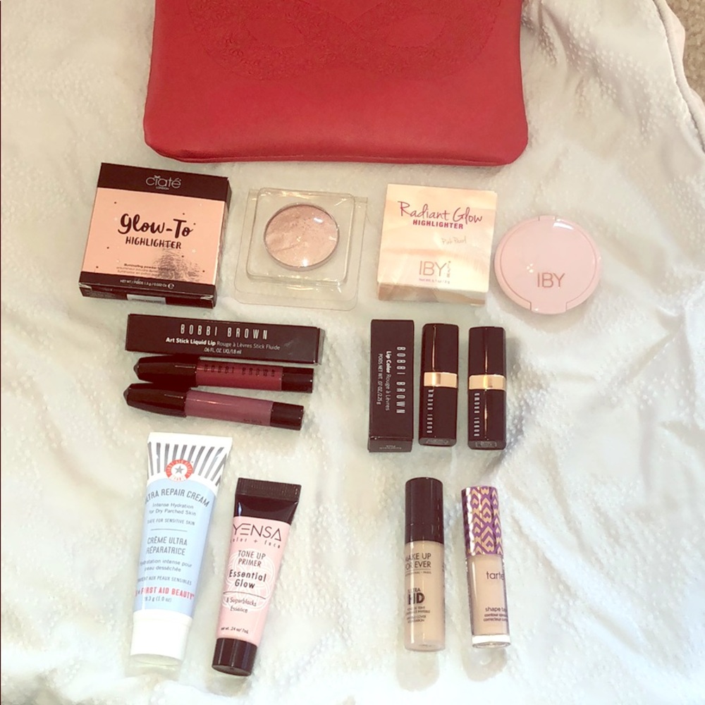 BRAND NEW mini makeup bundle